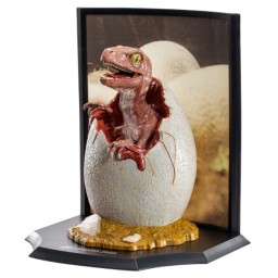 Φιγούρα Baby Velociraptor in Egg - Jurassic Park