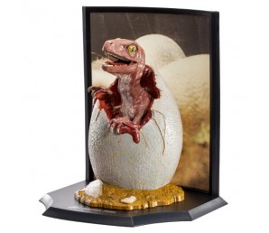 Φιγούρα Baby Velociraptor in Egg - Jurassic Park